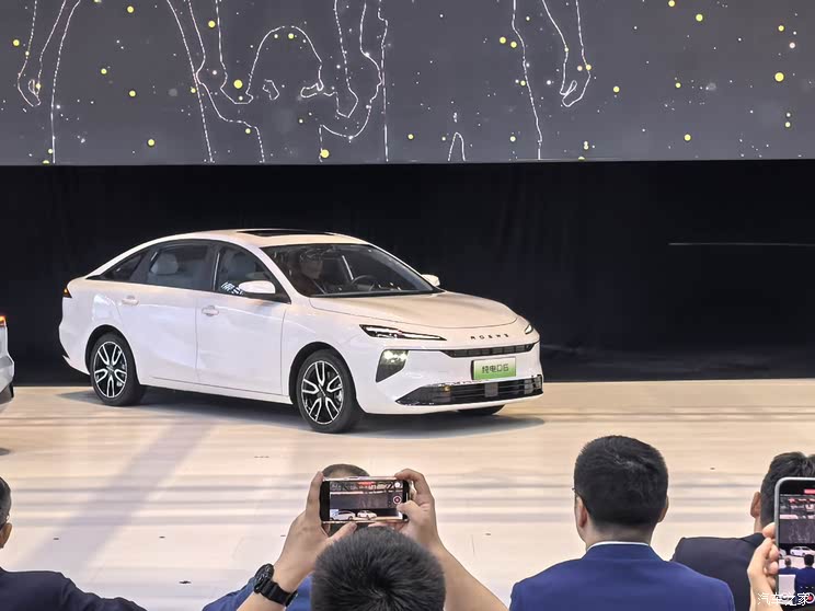 全新奥迪A5L等超160款新车 2025上海车展新车汇总(上)