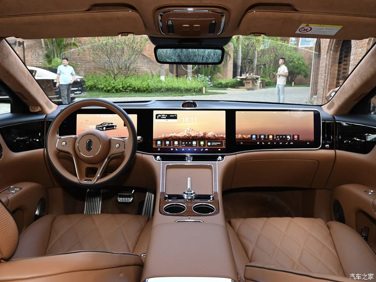 售70.8万起 增程/纯电双动力 搭载HUAWEI ADS 4 尊界S800上市