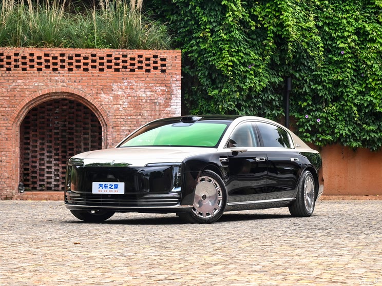 售70.8万起 增程/纯电双动力 搭载HUAWEI ADS 4 尊界S800上市