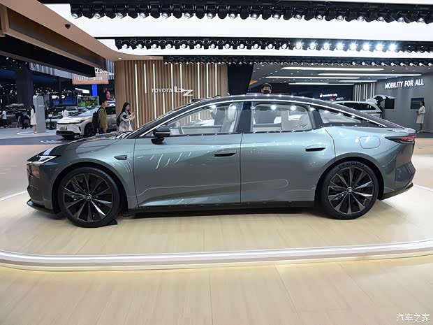 2025广州车展:广汽丰田铂智7亮相 搭华为鸿蒙座舱 20万级产品