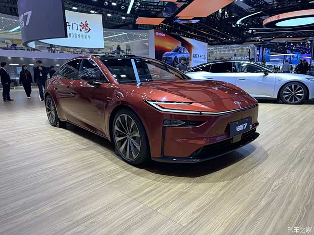 2025广州车展:广汽丰田铂智7亮相 搭华为鸿蒙座舱 20万级产品
