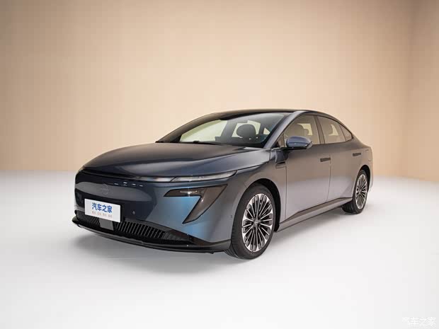 2025广州车展:广汽丰田铂智7亮相 搭华为鸿蒙座舱 20万级产品